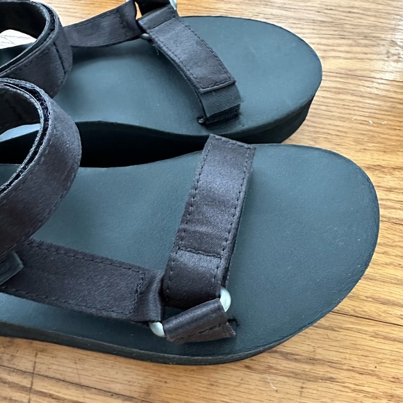 TEVA Flatform Universal Satin Platform Sandals 6 - Picture 2 of 5